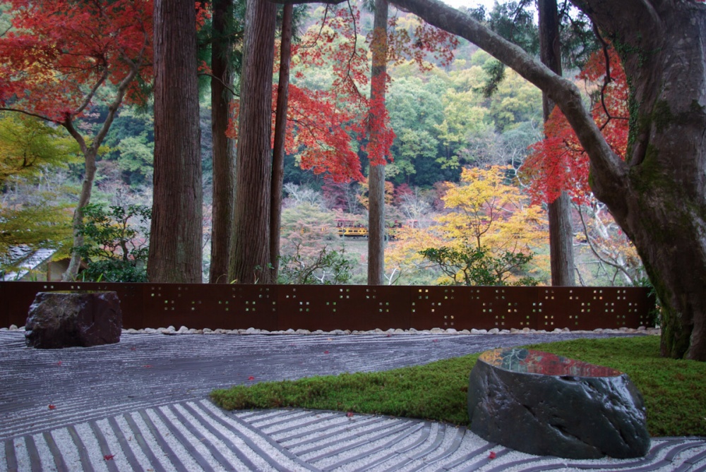 星のや 京都 庭園紹介 植彌加藤造園 京都で 日本庭園をはぐくむ