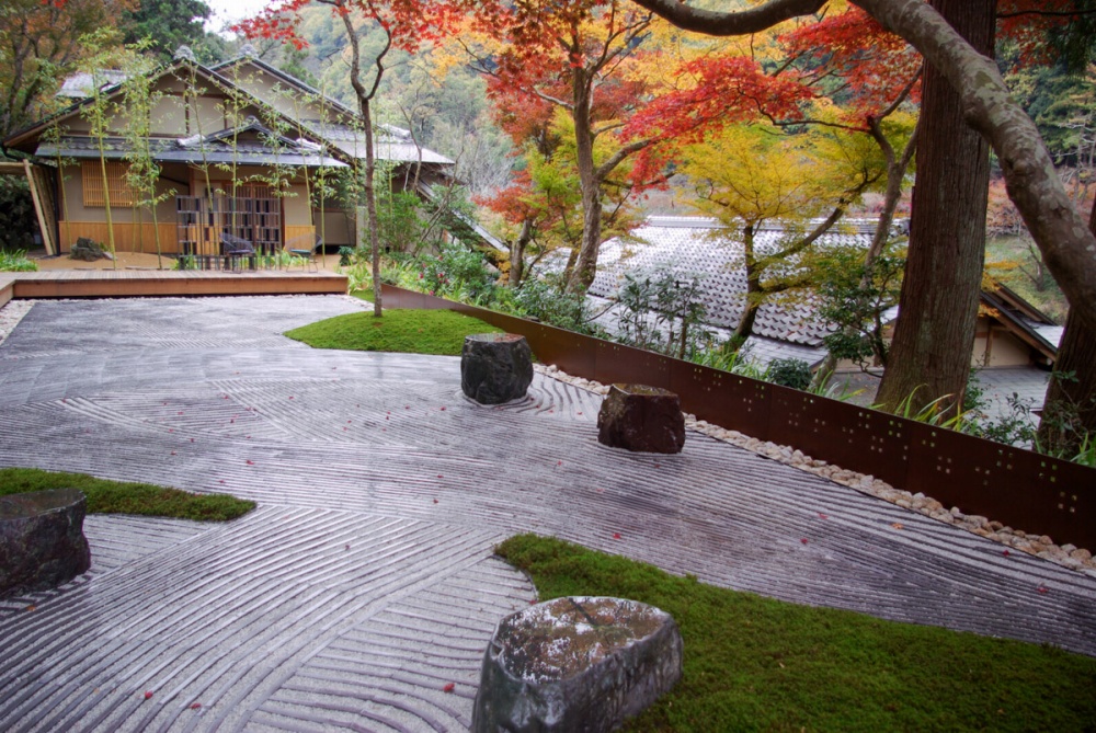 星のや 京都 庭園紹介 植彌加藤造園 京都で 日本庭園をはぐくむ